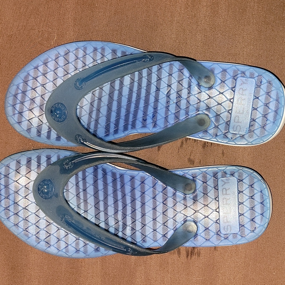 Used Sperry flip flops